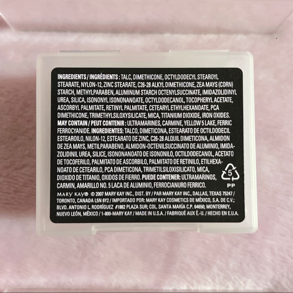 Mary Kay Mineral Eye Color Eyeshadow — Denim Frost - Picture 2 of 3